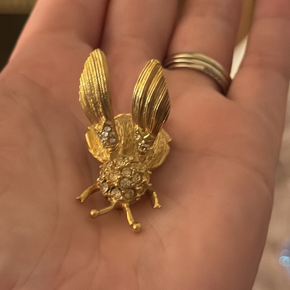 Hattie Carnegie Trembler Queen Bee brooch 🐝 - Picture 5 of 6
